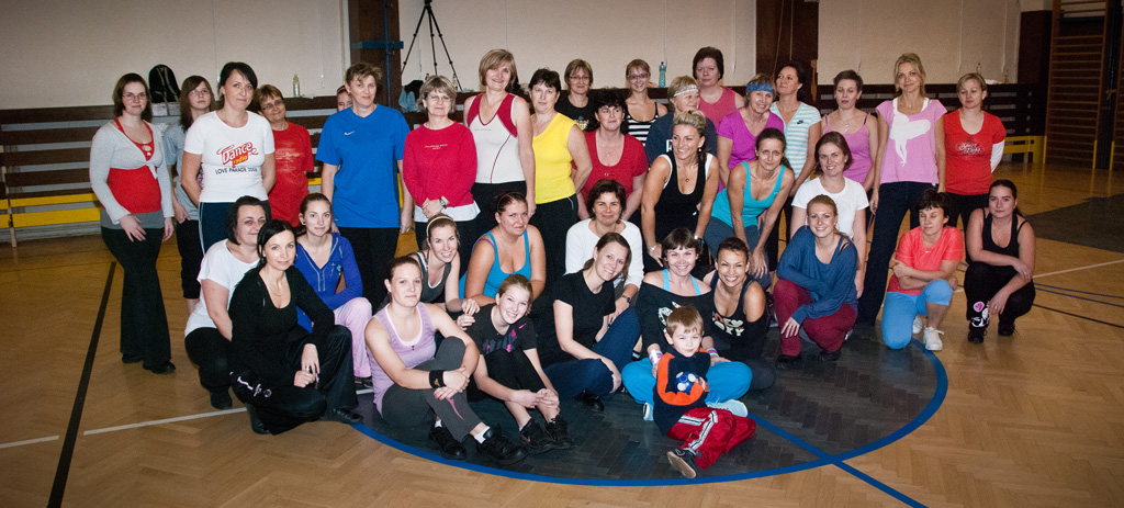 Vánoční ZUMBA 2011 - ZŠ Bronzová